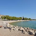 Nada Seaview *