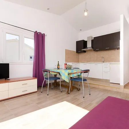 Nada Seaview Apartment Vodice